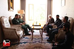 دیدار جمعی از مسئولین سپاه استان همدان با خانواده شهید &laquo;عباس حیدری&raquo;