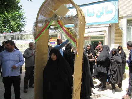 اعزام خانواده های معظم شهدای بروجن به مشهد مقدس