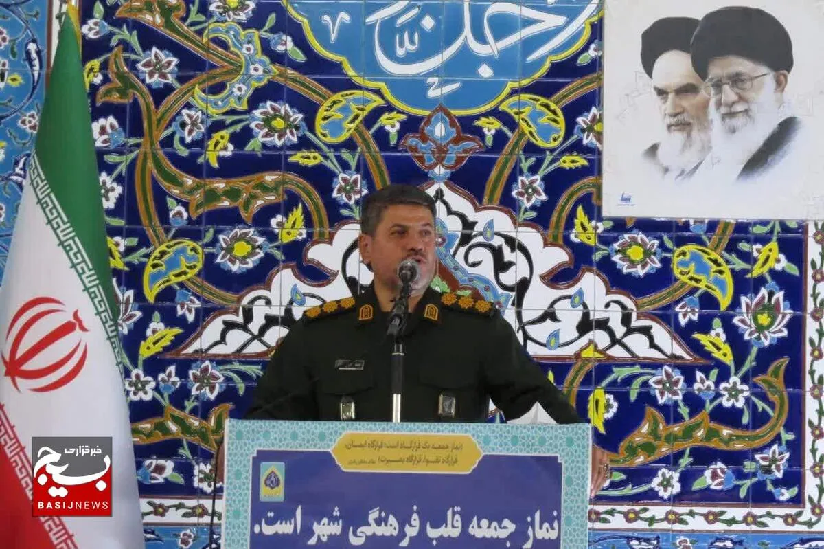  ما ملتی هستیم که در مسیر امام حسین (ع) حرکت می‌کنیم و هرگز به دشمنان فرصت نخواهیم داد