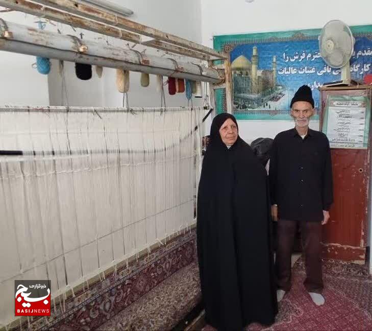 اینجا هنر نذرِ عاشقی میشود/ گِره بر تاروپود پود قالی که گِرهی را باز میکند اینجا هنر نذرِ عاشقی میشود/ گِره بر تاروپود پود قالی که گِرهی را باز میکند
