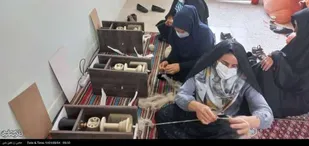 گزارشی از فعالیت های موفق دکتر فرشته بسطامی 
وقتی &laquo;علم&raquo; و&laquo;اراده&raquo;  دست به دست هم می دهد؛چرخ های ۱۱۰ دستگاه نخ ریسی، نان سفره ۵۰۰ بانوی نیازمند ایلامی را تأمین می کند