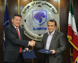 موج سواری خودروسازان از شرایط تحریم برای بالا بردن قیمت ها