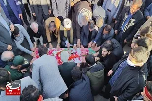 تدفین شهدای گمنام در دو دانشگاه صنعتی و فرهنگیان کرمانشاه