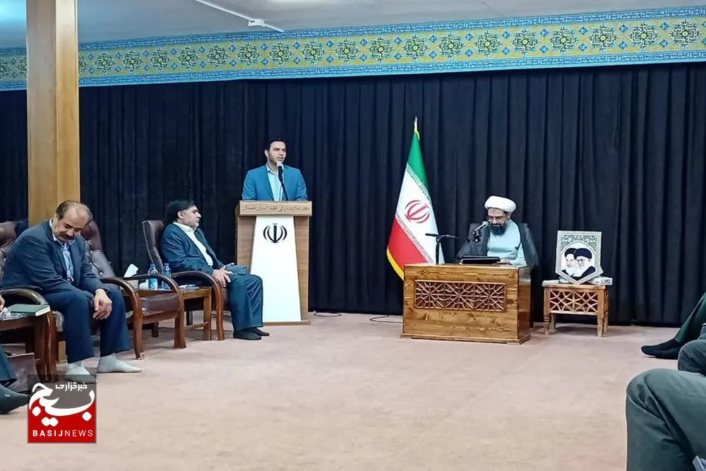 رسانه‌ها با تولید محتوای مناسب در مسیر ارزش‌های انقلابی حرکت کنند