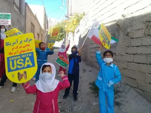 از آتش زدن پرچم آمریکا تا راهپیمایی نمادین دانش آموزان در شاهرود+ تصاویر