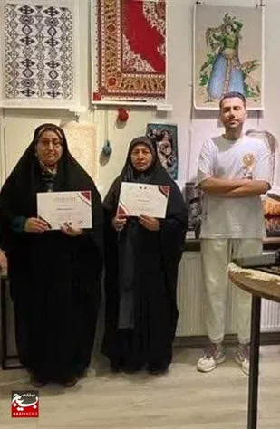 بانوی کارآفرین سبزواری موفق به دریافت گواهینامه بین المللی در صنعت فرش شد