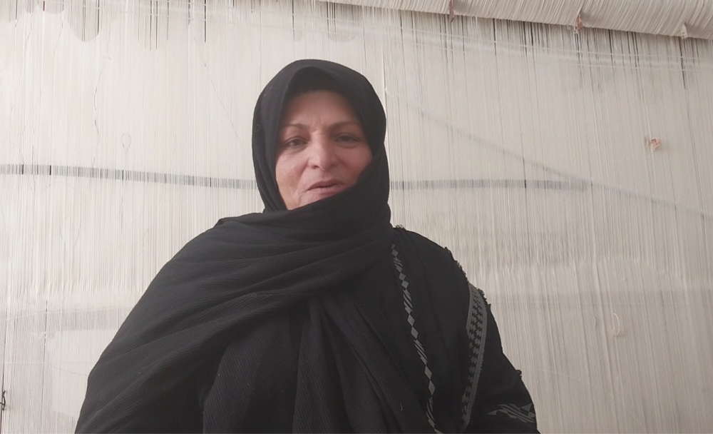 اینجا هنر نذرِ عاشقی میشود/ گِره بر تاروپود پود قالی که گِرهی را باز میکند اینجا هنر نذرِ عاشقی میشود/ گِره بر تاروپود پود قالی که گِرهی را باز میکند