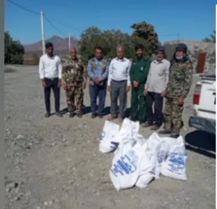 توزیع غذای گرم و بسته کمک معیشتی بین روستاهای سیل زده بخش شمیل