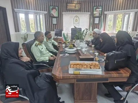 برنامه تقدیر و تشکر از زحمات کارکنان خدوم فراجا در هفته نیروی انتظامی برگزار شد