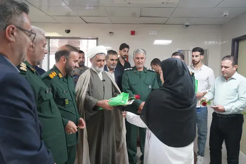 تجلیل مسئولان سپاه فتح از پرستاران درمانگاه امام صادق (ع) یاسوج + ( تصاویر)