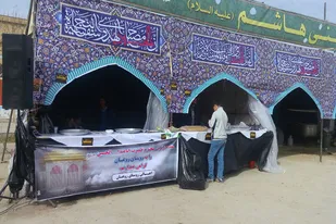 خدمات&zwnj;رسانی موکب بنی&zwnj;هاشم روستای روعان به زائران حسینی