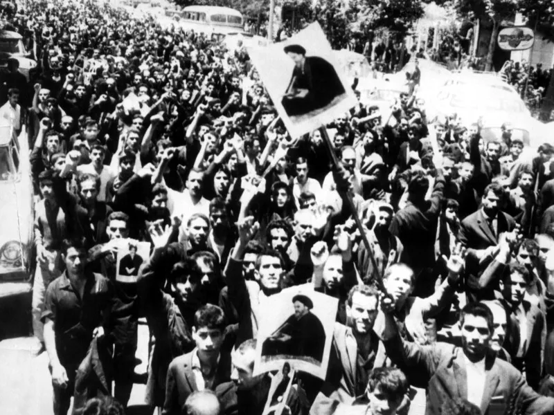 قیام 15 خرداد زمینه‌ساز انقلاب 57 بود
