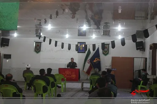 نسبت انقلابی گری به نمایندگان کار آنها را سخت و توقعات را بالابرده است