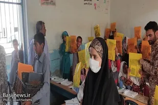 توزیع تعداد 200بسته لوازم تحریر بین دانش آموزان کم بضاعت کنارک