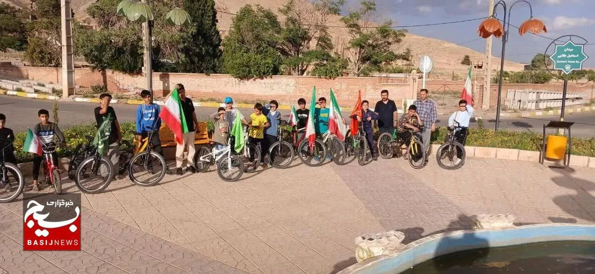 برگزاری همایش دوچرخه‌سواری نوجوانان بسیجی مهدیشهری در طالب‌آباد به یاد شهدا و تجدید بیعت با رهبری