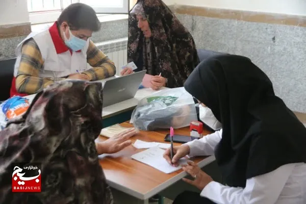 برگزاری مانور درمان با رویکردهای بهداشتی و درمانی در روستاهای درگزین