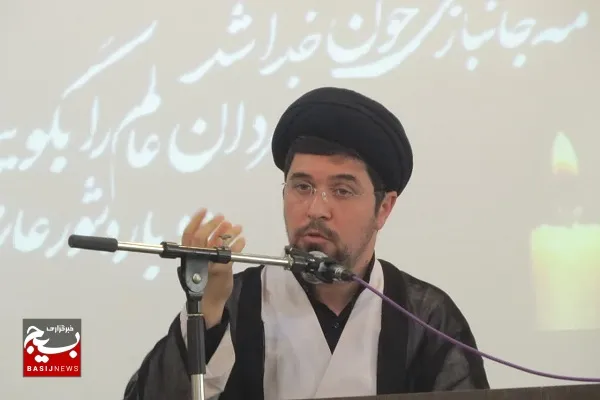 سعادت ابدی بشر در پیمودن راه ابا عبدالله الحسین (ع) است