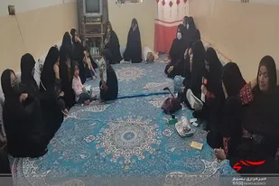 انقلاب اسلامی ایران به رهبری امام خمینی با الهام از مکتب ائمه در مقابل ظلم ایستاد