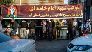 خدمت&zwnj;رسانی طلاب بسیجی قم به ۱۶۰ هزار زائر در بدرقه آقای شهید