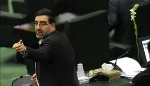 یکی از مراکز قدرت با فشار به صدا و سیما برنامه امشب ثریا با موضوع نجومی&zwnj;ها را تعطیل کرد/ رئیس رسانه ملی و قائم مقام او جواب تماس و پیامک من را ندادند/ این رفتارهاست که گرایش مردم به رسانه&zwnj;های بیگانه را افزایش می دهد