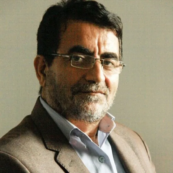 تحریف نقش روحانیت در فصلنامه استرباد/ ادعای بی طرفی استارباد در نشر اندیشه ها ، مصداق قسم حضرت عباس و دم خروس است