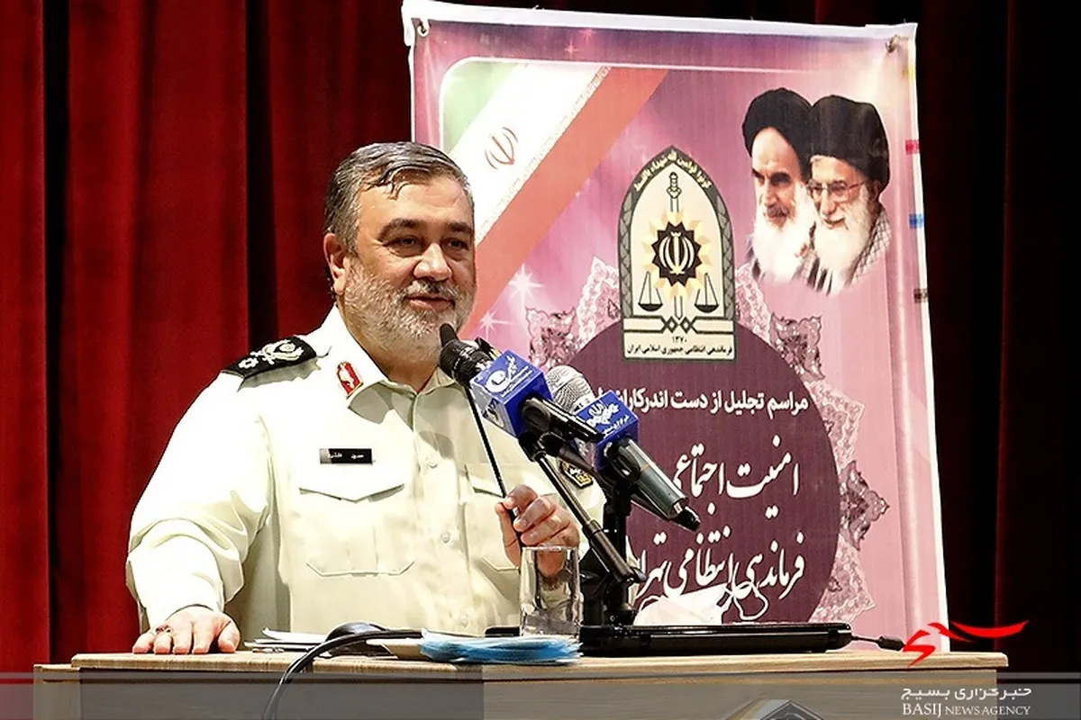 وظیفه پلیس حفظ ارزش ها و دستاوردهای انقلاب بر مبنای قانون است