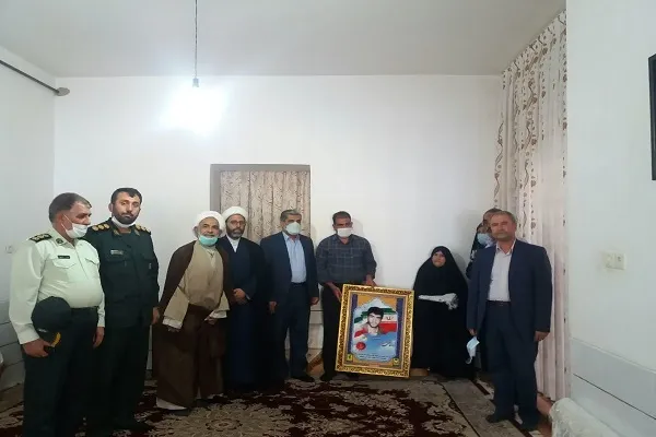 تجلیل از خانواده شهدای روحانی شهرستان اقلید