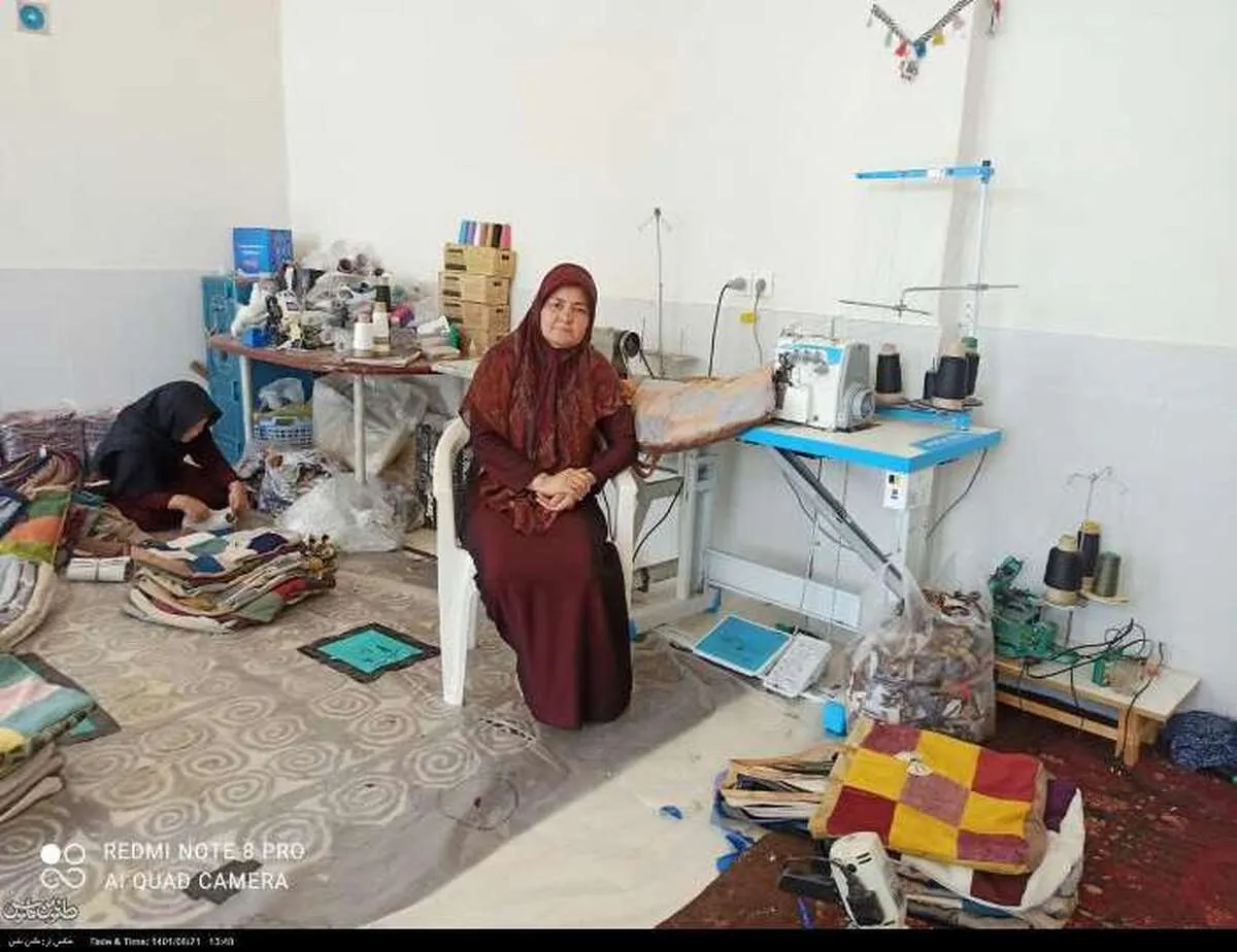 گلستان
بانوی کارآفرین روستایی: حمایت خانواده مهم ترین رکن موفقیت زنان کارآفرین / ۲۴ زن روستایی در کارگاه خیاطی ام مشغول به کار هستند