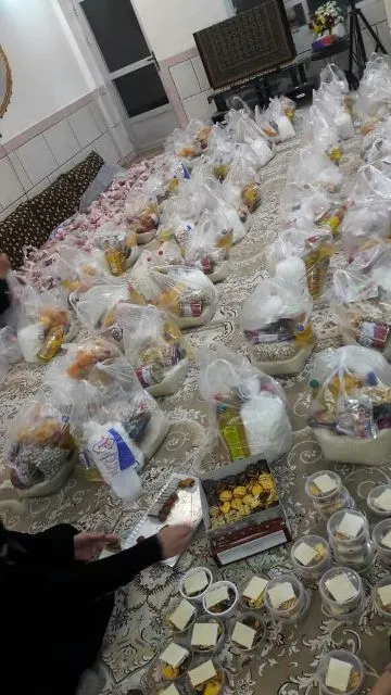 کمک مومنانه خواهران بسیجی به خانواده های نیازمند شهرکرد