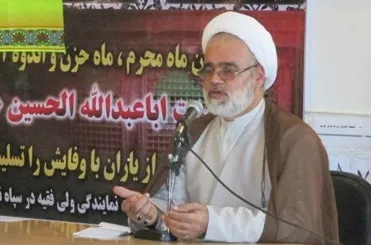 برخی در کشور سرنوشت حکام نالایق عربی را در سرسپردگی به آمریکا فراموش کرده‌اند