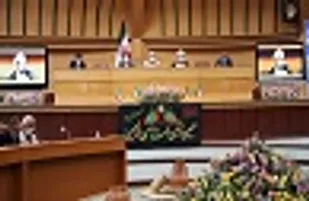 مسئولان به صورت منظم عملکرد خود را به ائمه جمعه گزارش دهند