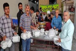 طبخ ۳۰ هزار پُرس غذا به مناسبت عید غدیر در کازرون