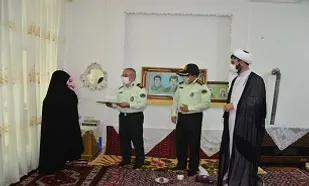 خانواده شهدا اسوه فرهنگ صبر و مقاومت هستند