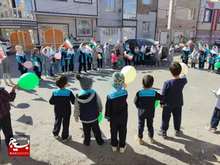 برگزاری جشن پرواز بادکنک&zwnj;ها بمناسبت گرامیداشت دهه مبارک فجر در زاهدان
