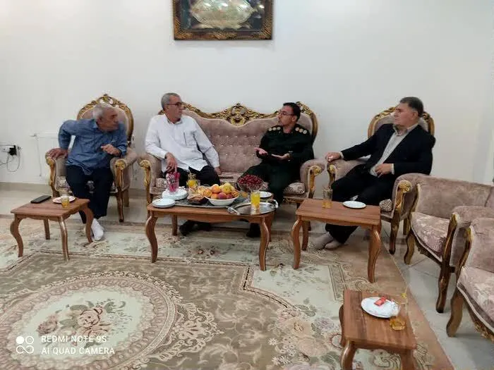 دیدار فرمانده سپاه ناحیه ایوان با خانواده جانباز دوران دفاع مقدس محمد زمانی