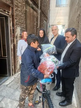 هدیه رئیس  جمهور به دست نوجوان شهرری رسید