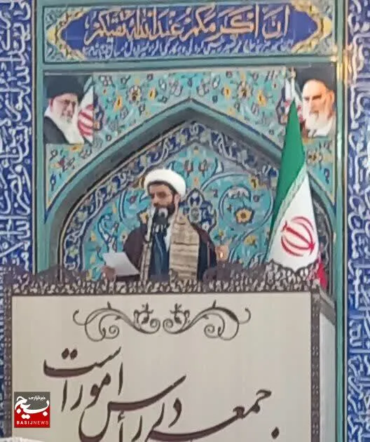 روز به روز بر عظمت قرآن، مراجع،رهبری و سپاه افزوده می شود