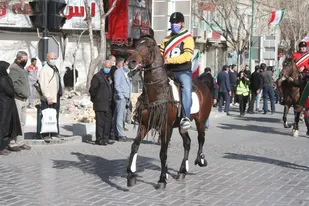 حضور اسب سواران و دوچرخه سواران در مراسم 22 بهمن