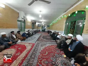 ائمه جماعات مساجد زحمتکشان فرهنگی هستند