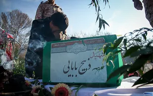 عدم همکاری مسئولان مانع حضور پدر و مادر در تشییع فرزند شهیدشان شد
