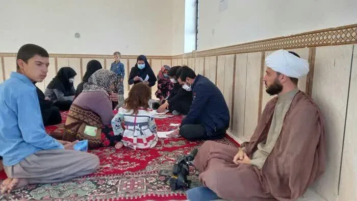 خدمات رسانی به عشایر در منطقه صعب العبور بلوطستان ملکشاهی توسط بسیج عشایری