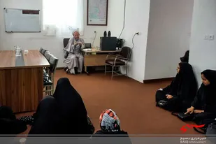 وظیفه نسل جوان، افزایش آگاهی و پایداری نسبت به آرمان&zwnj;های انقلاب اسلامی است