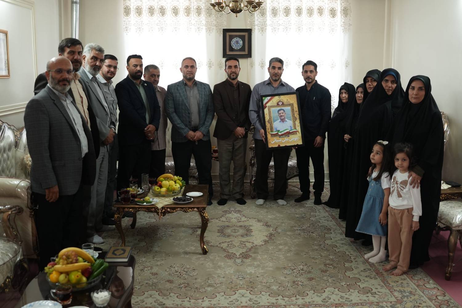 دیدار بسیجیان بنیاد مستضعفان با خانواده شهید والامقام «*عوض علی ضیائی*» و تشرف به مزار این شهید بزرگوار دیدار بسیجیان بنیاد مستضعفان با خانواده شهید والامقام «*عوض علی ضیائی*» و تشرف به مزار این شهید بزرگوار