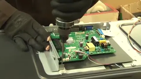 یک روز با کارگران بسیجی کارخانه تلویزیون شهاب