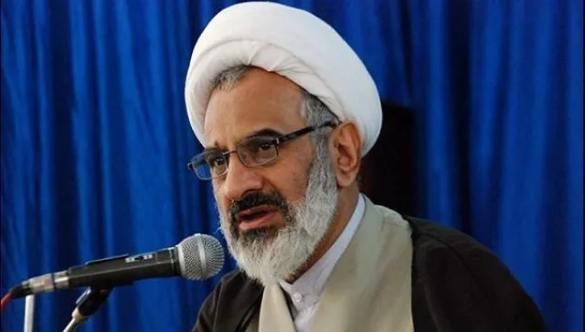 پاسداران باید در حوزه‌های رفع تهدیدات و عمق‌بخشی و تقویت انقلاب اسلامی تلاش کنند
