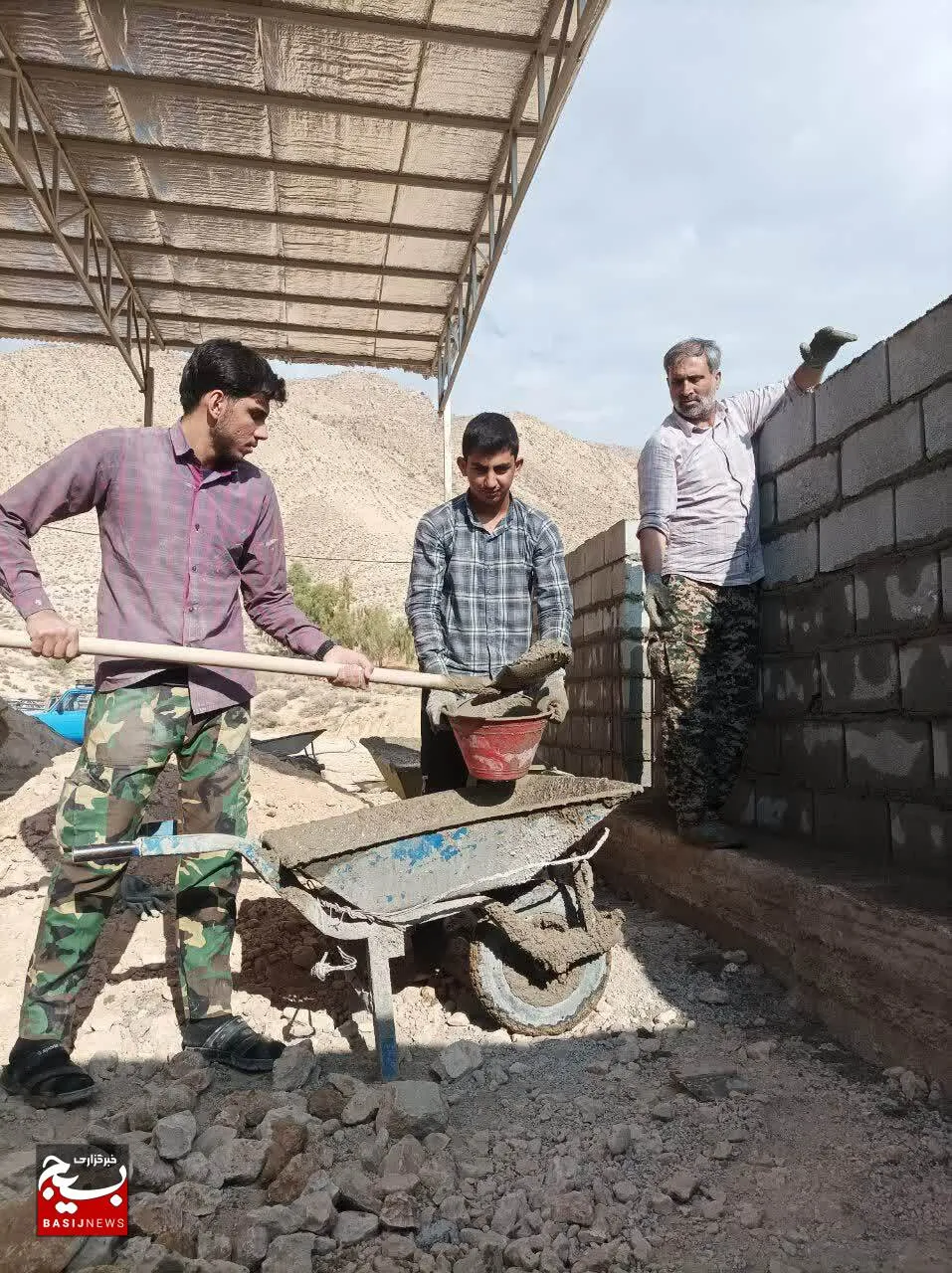 اردوی جهادی بسیجیان حوزه بقیه الله (عج) در روستای محروم «قلعه» برگزار شد