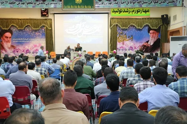 جلسه انس و الفت فرماندهی و اعضای شورای لشکر14امام حسین(علیه السلام) با نیروهای پایور