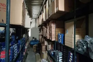 قطعات قاچاقی خودروهای لاکچری به بازار نرسید/کشف انبارلوازم یدکی قاچاق به ارزش 8 میلیارد ریال درزنجان