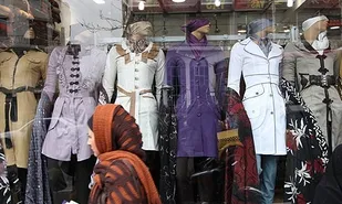 خانم محجبه باید ساعتها برای یافتن مانتو مناسب وقت بگذارد/ نظارتی بر تولیدی ها نمی شود