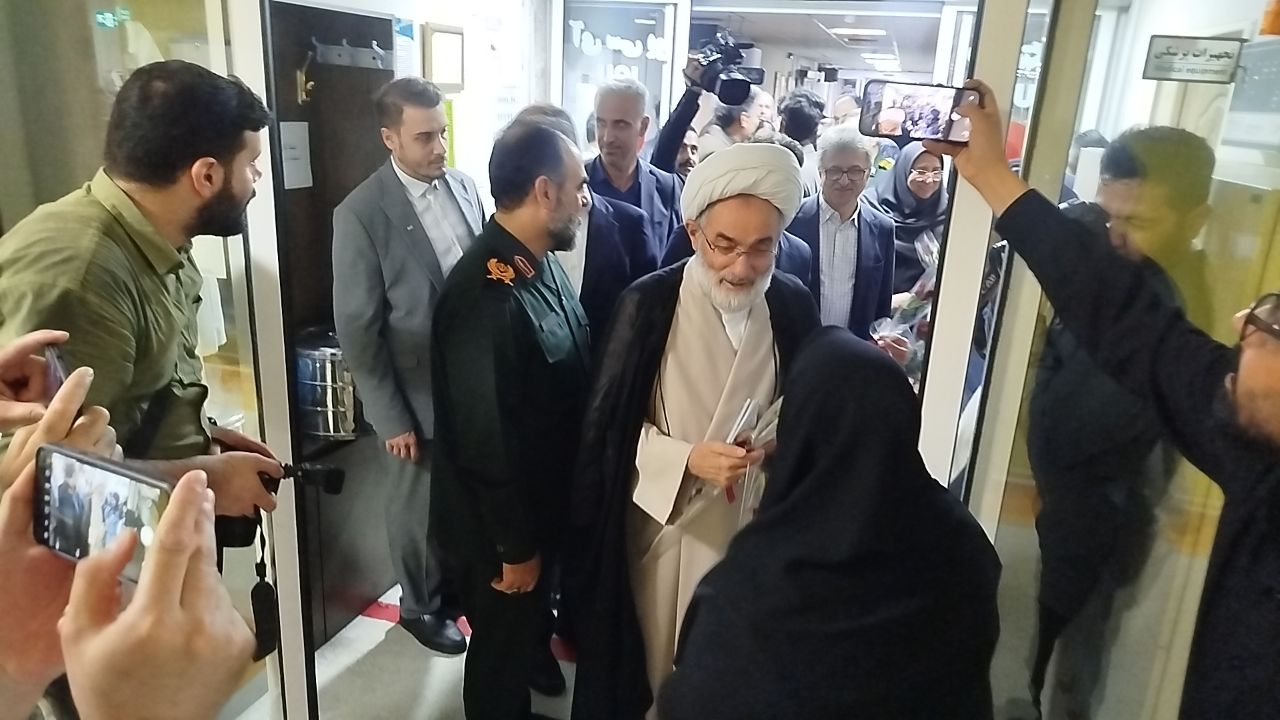 توجه به معیشت در جلوگیری از مهاجرت نیروهای متخصص به خارج از کشور و خروج بخش خصوصی مؤثر است
